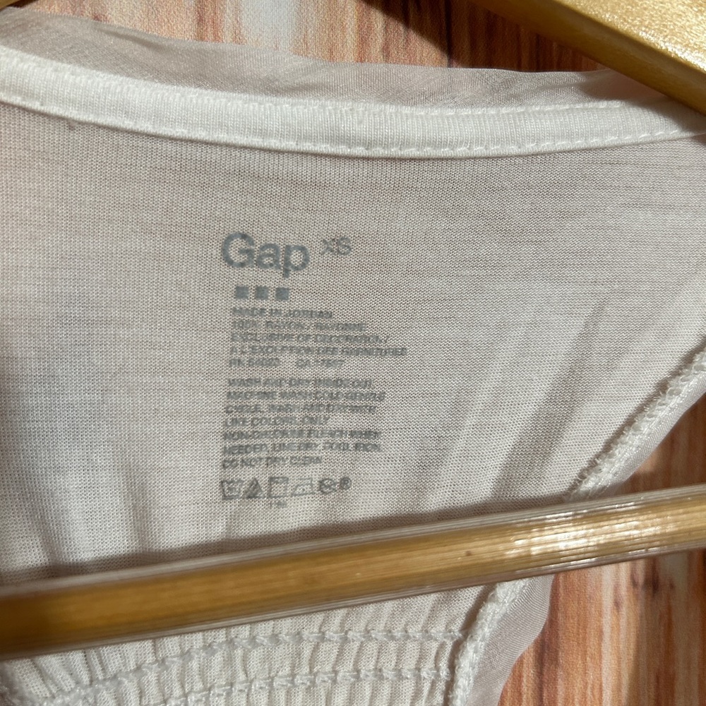 XS Gap Racerback tank top - Picture 2 of 3